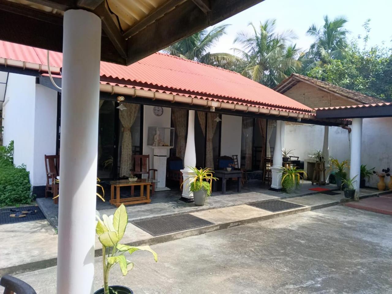 Yes Beach House Hotel Mirissa Ngoại thất bức ảnh