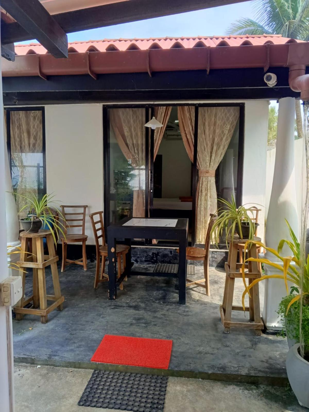 Yes Beach House Hotel Mirissa Ngoại thất bức ảnh