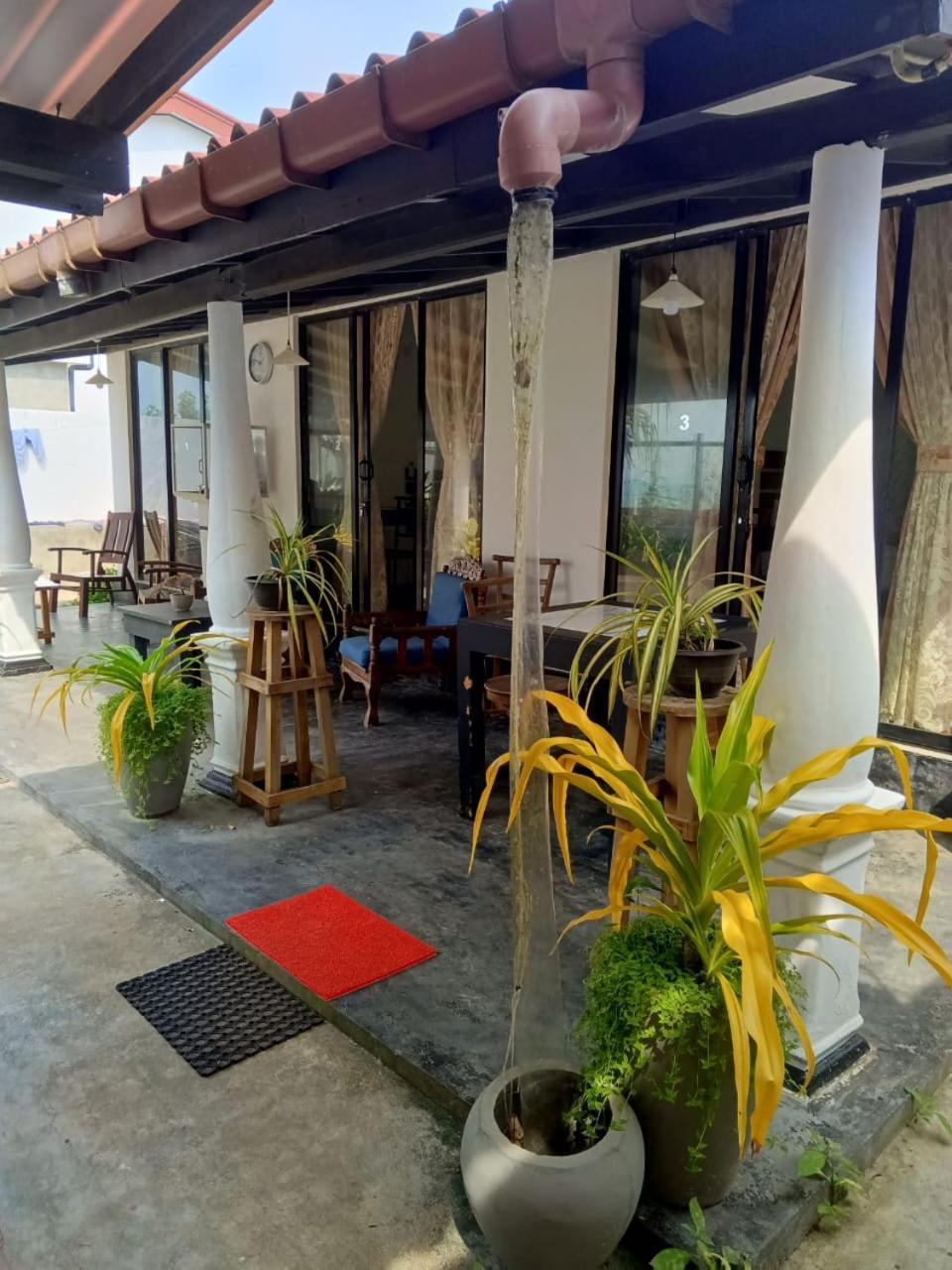 Yes Beach House Hotel Mirissa Ngoại thất bức ảnh