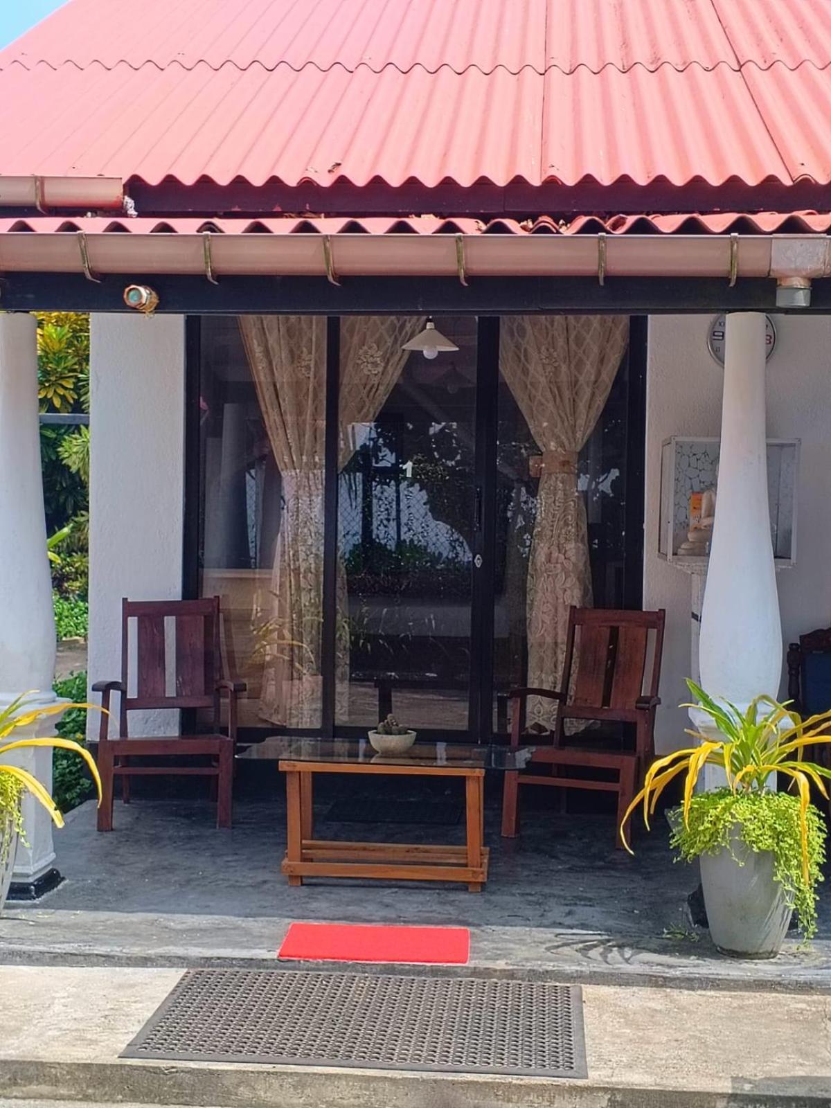 Yes Beach House Hotel Mirissa Ngoại thất bức ảnh