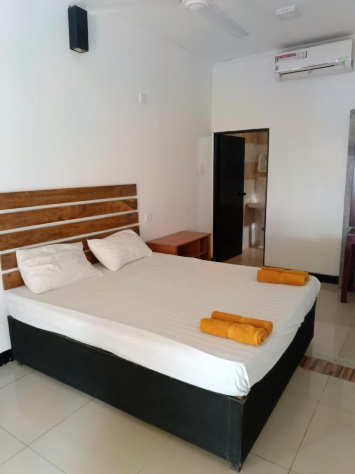 Yes Beach House Hotel Mirissa Ngoại thất bức ảnh