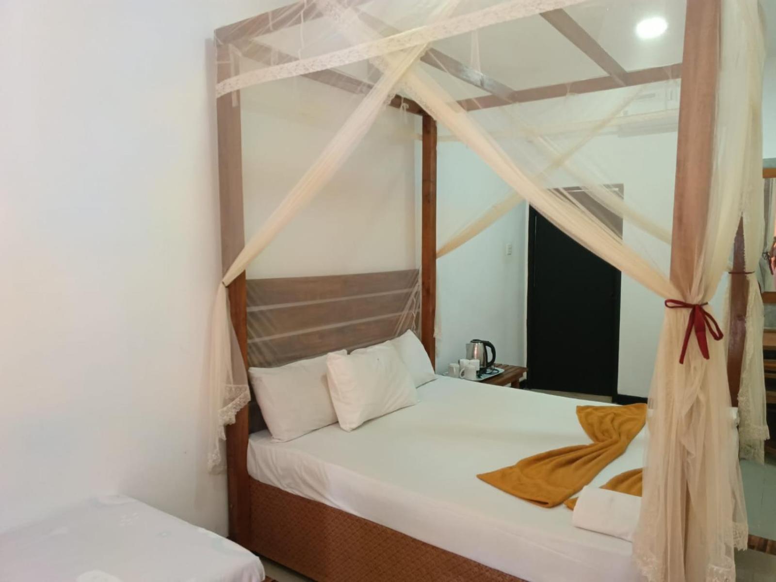 Yes Beach House Hotel Mirissa Ngoại thất bức ảnh